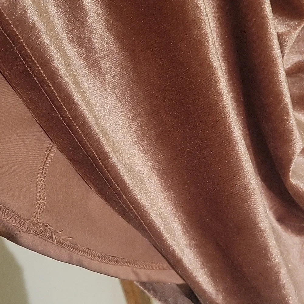 Velvet  Dress With Lace - Picture 6 of 7